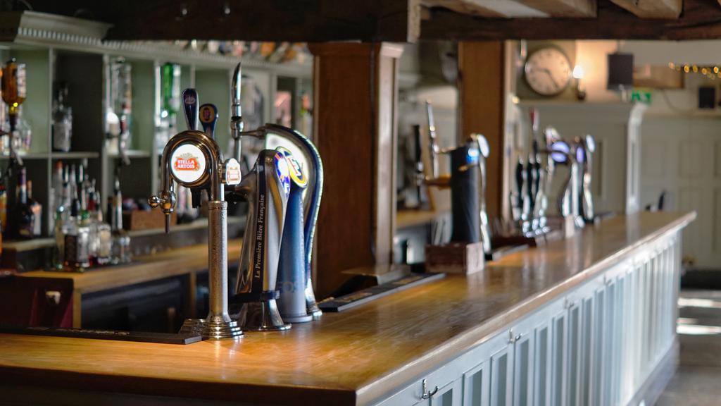 The Greyhound Inn Chalfont St Peter Exterior photo