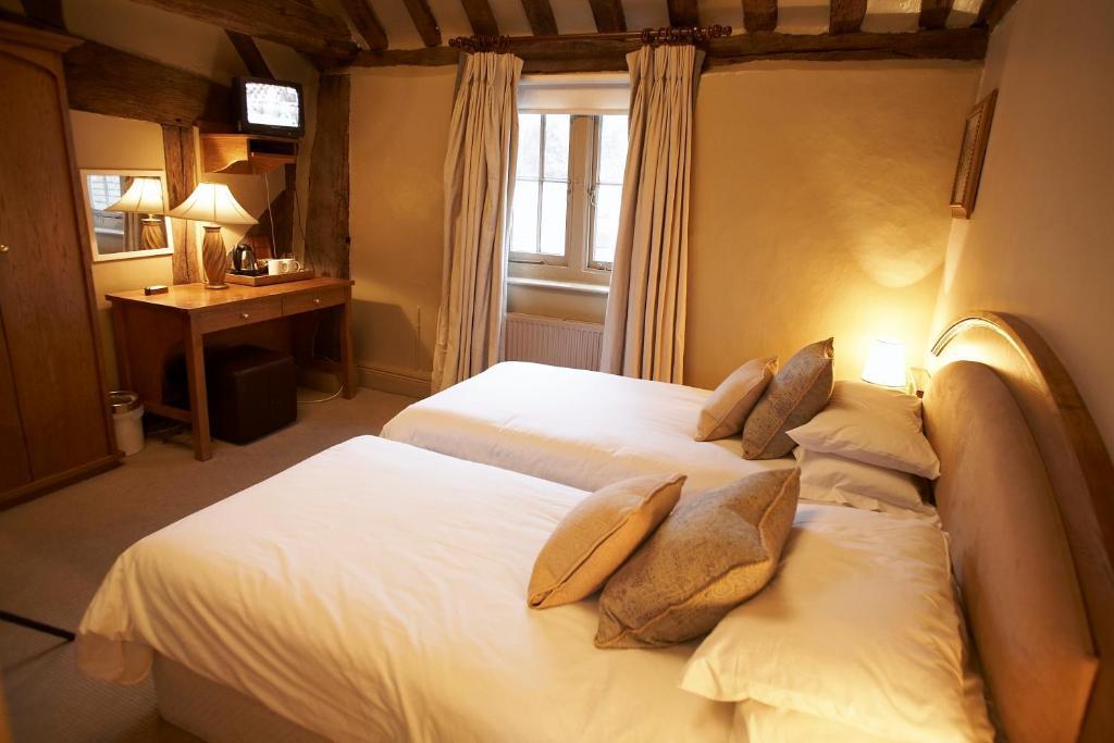 The Greyhound Inn Chalfont St Peter Room photo